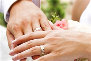 耐久性のある結婚指輪となる「素材」と「宝石」の選び方