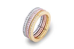 プラチナ、ゴールドetc.……、バリエーション豊かな結婚指輪のカラー