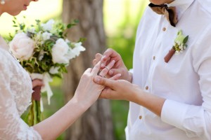 結婚式で婚約指輪を登場させるセレモニーが話題に！