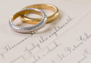 なぜ結婚指輪を交換するの？結婚指輪の意味とは？