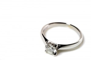 婚約指輪の価格を左右する「ダイヤモンドのグレード」を知ろう！