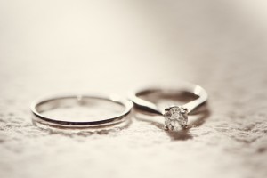 時を経ても変わらない魅力。婚約指輪&結婚指輪の資産価値とは