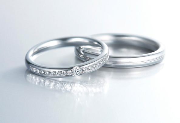 結婚指輪は買い替えてもいいの？買い替えのタイミングやデザイン・注意点などを幅広く解説 ｜ 婚約指輪・結婚指輪ならラザール ダイヤモンド