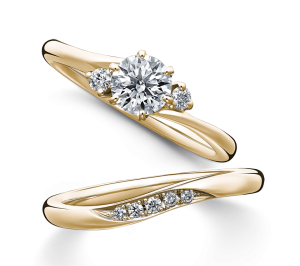 イエローゴールドの婚約指輪・結婚指輪も人気です！