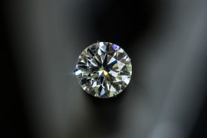婚約指輪に1カラットのダイヤモンドを選ぶメリット・ポイントをご紹介_1